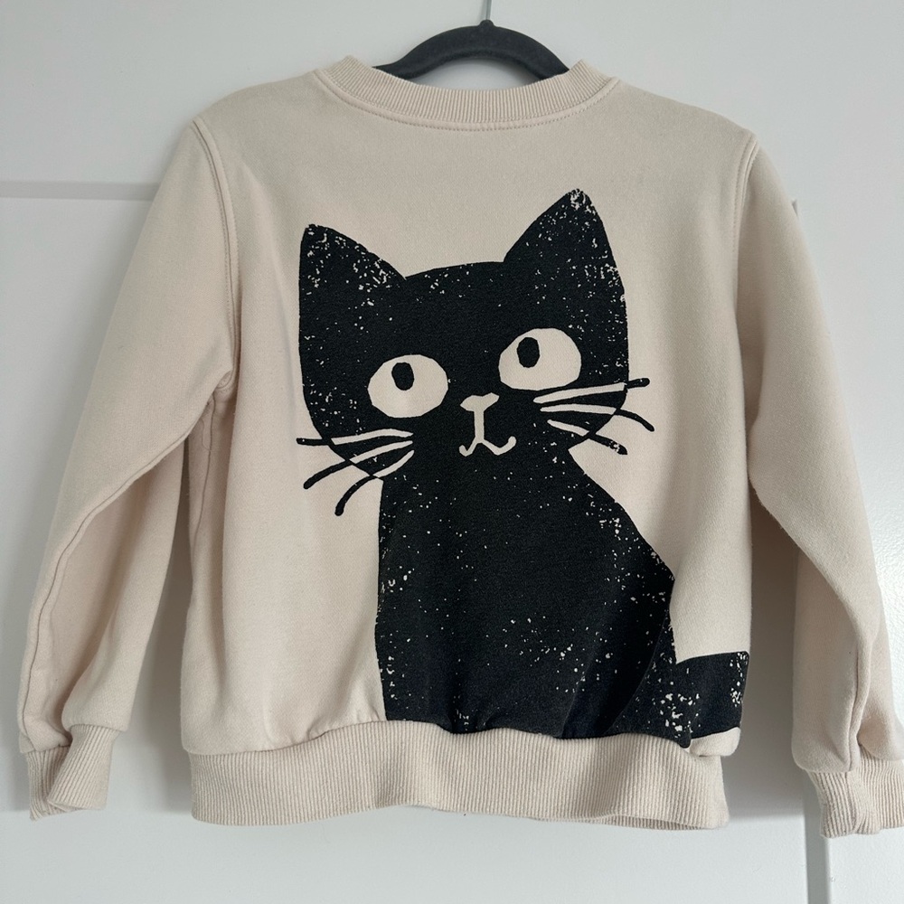 H&M Beige Sweatshirt with Black Cat Design for girls